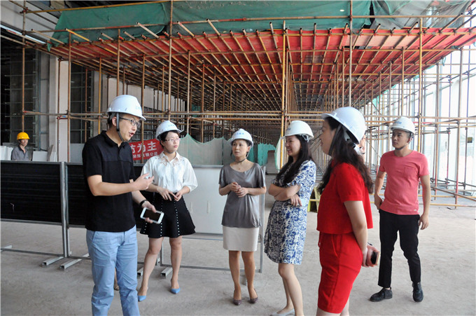 愛濤文化赴大報(bào)恩寺遺址公園工程工地“送清涼”